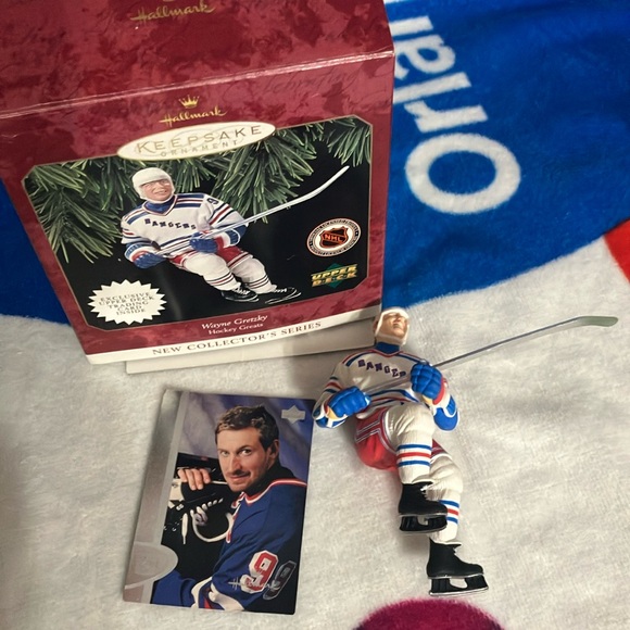 NWT 1997 Hallmark Keepsake Wayne Gretzky ornament - Picture 3 of 8